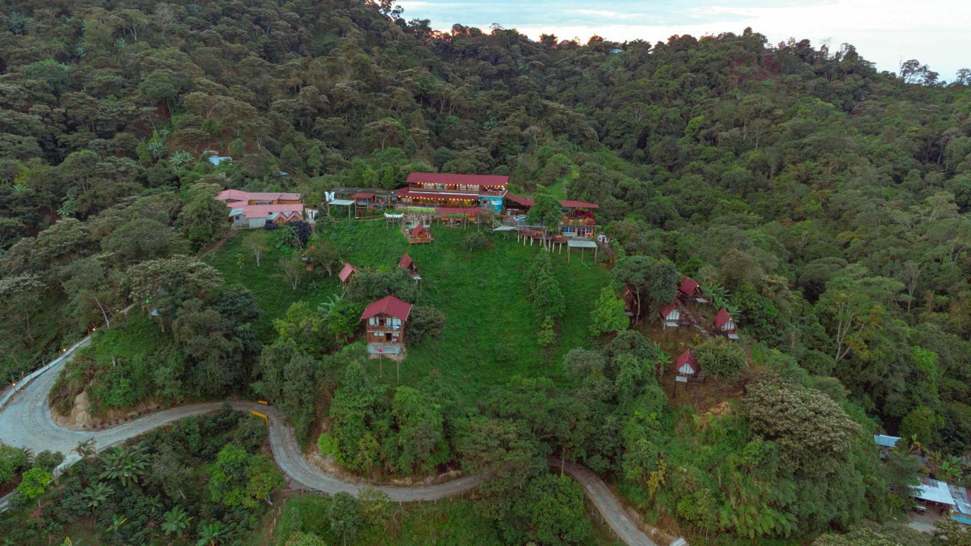 Sierra Lodge *